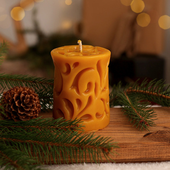 Świeca z wosku pszczelego walec zdobiony